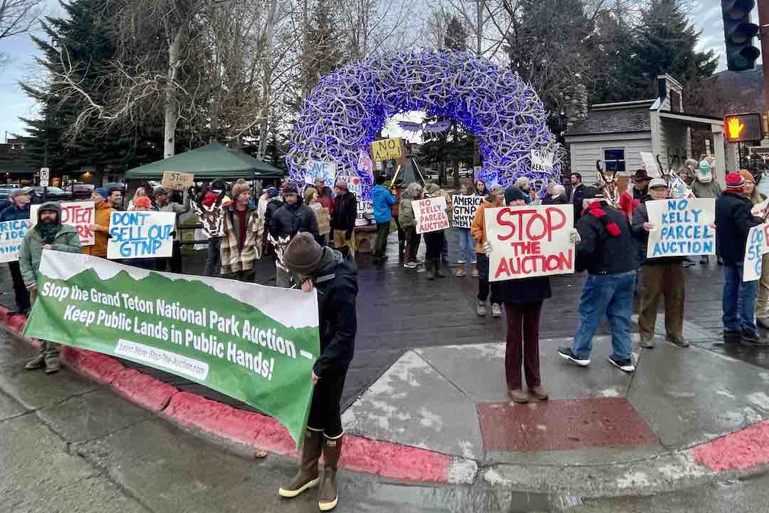 Public Lands supporters rally on the Jackson Town Square on Monday, Nov. 6 (Photo: Jackson Hole Conservation Alliance)